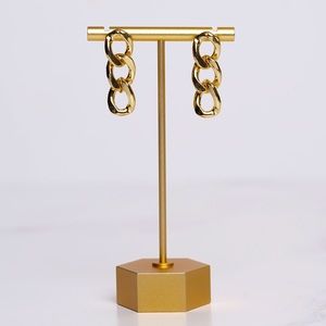 Chain drop earrings